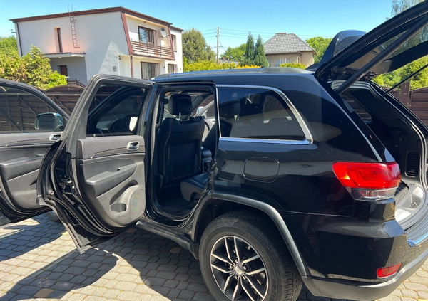 Jeep Grand Cherokee cena 109000 przebieg: 109000, rok produkcji 2018 z Gdynia małe 781